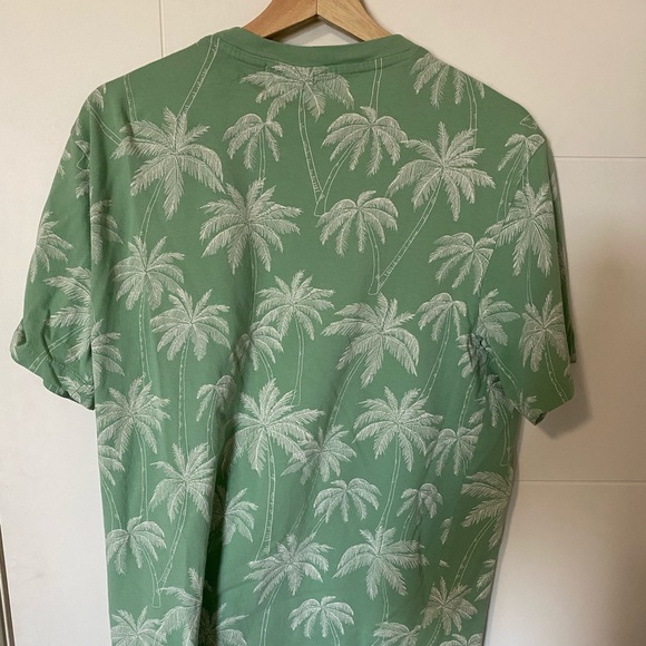 H&M tee - Picture 2 of 3